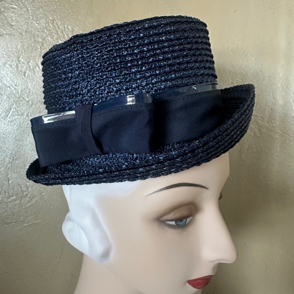 CHIC 1960's NAVY STRAW HAT WITH TALL CROWN AND NAVY GROSGRAIN/VINYL BAND